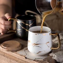 Lade das Bild in den Galerie-Viewer, Kaffeetasse »Mmore« mit Deckel und Löffel
